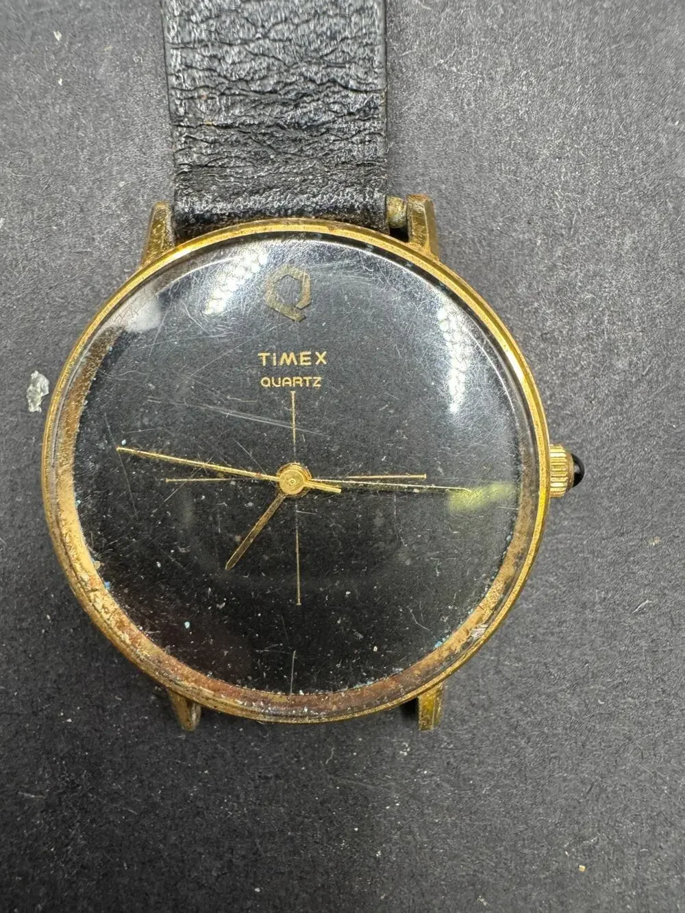 Vtg Timex Quartz 33mm 1980S Cal 126 Watch Gold Tone Black Dial Water Resistant